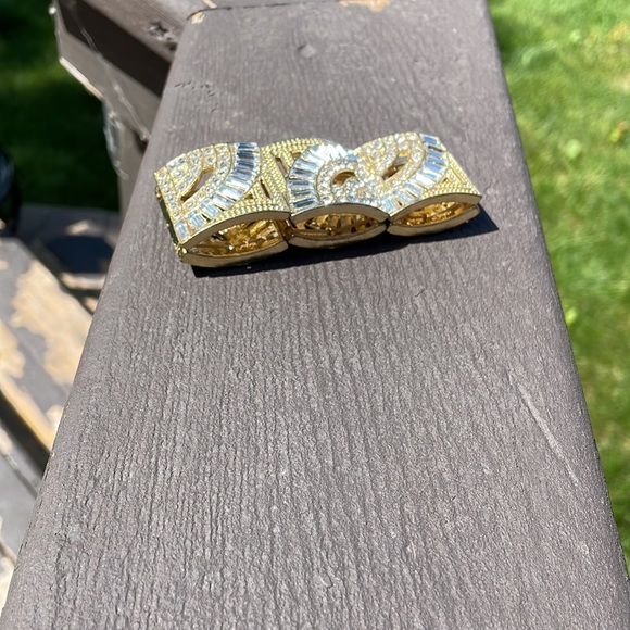 East Indian inspired stretchy bracelet with multiple baguette and round crystals - Picture 4 of 5